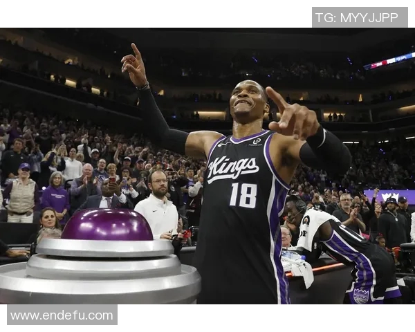 美媒：威少得分比小萨多，篮板比兰德尔多，助攻比库里多